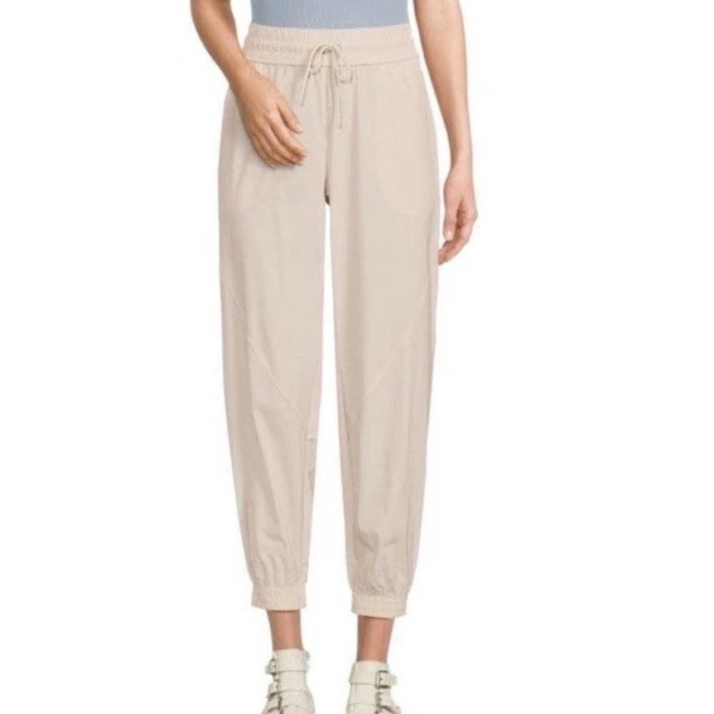 Spyder Active Jogger Pants women small Ivory Ecru High Waist Pockets Pull On NWT